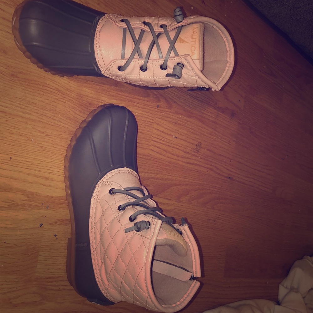 Nautica boots